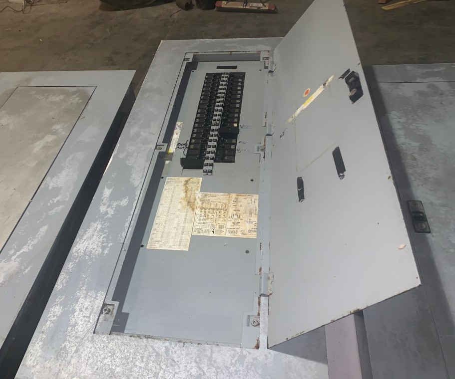 GE A-Series II Main Lug Breaker Panel 225A, 208Y/120VAC, 42 Sp